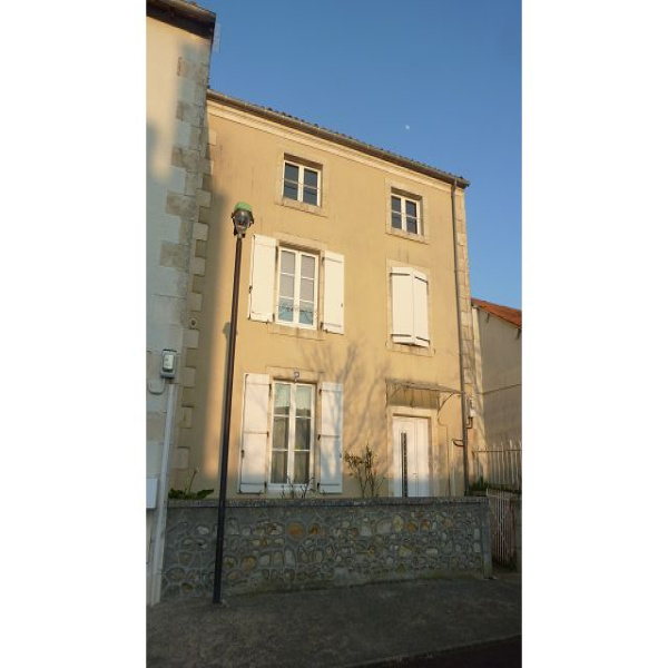 Offres de location Chalet Montmorillon 86500