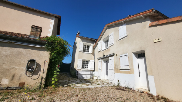 Offres de vente Maison Lussac-les-Châteaux 86320